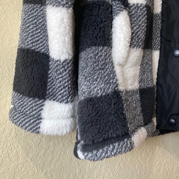 Steve Madden Buffalo Check Teddy Fleece Jacket - Picture 7 of 15